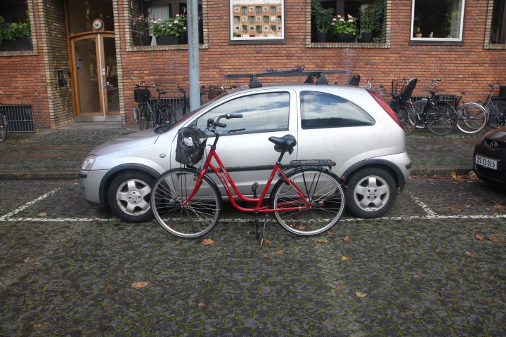 Het fietsje bij de auto