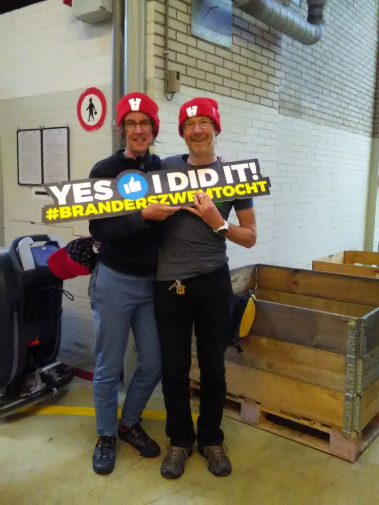 Wij achter 'yes i did it' bordje